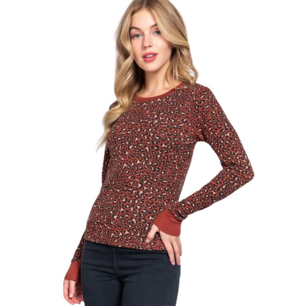 ✨5/$25✨Thermal Animal Print Top